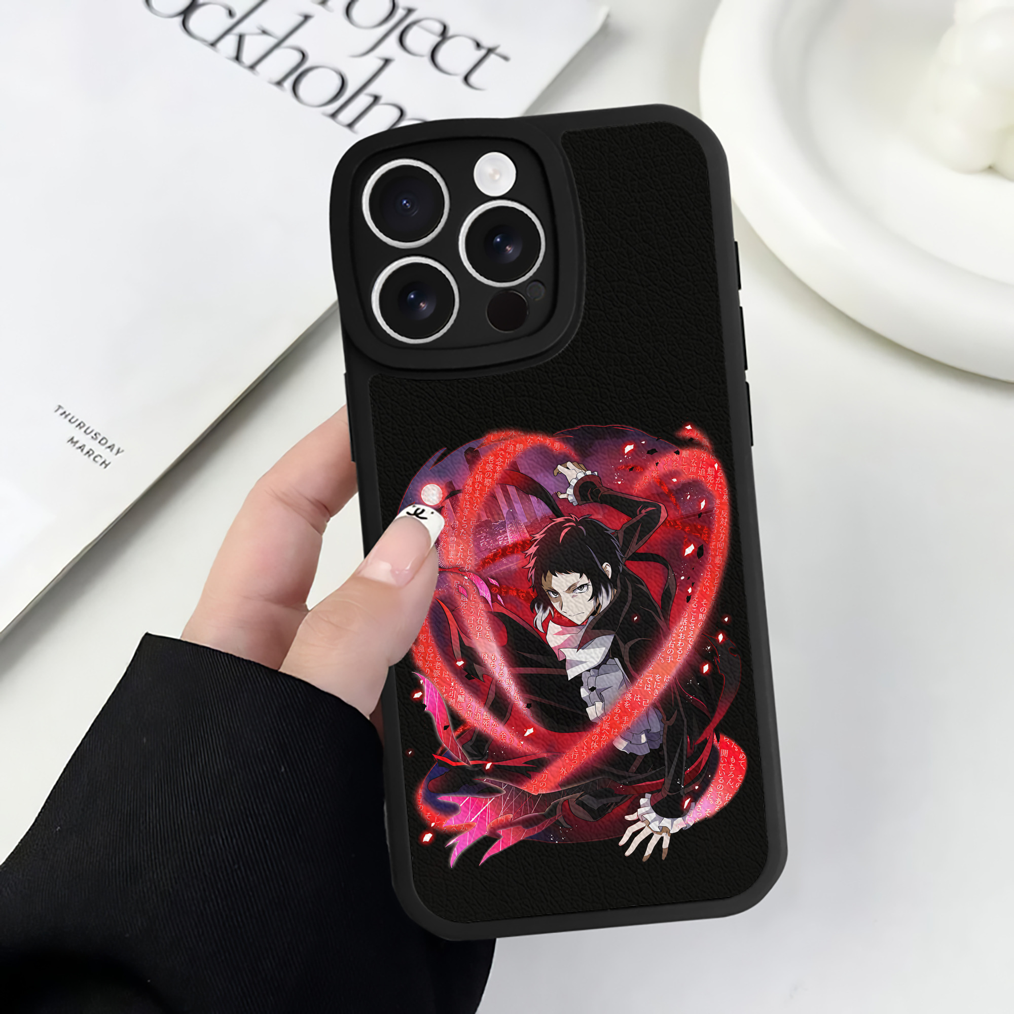 （画像用） 文豪ストレイドッグス Bungo Stray Dogs 【iPhone 16シリーズ対応】シリコンスマホケース（レザー調） 材質：シリコン